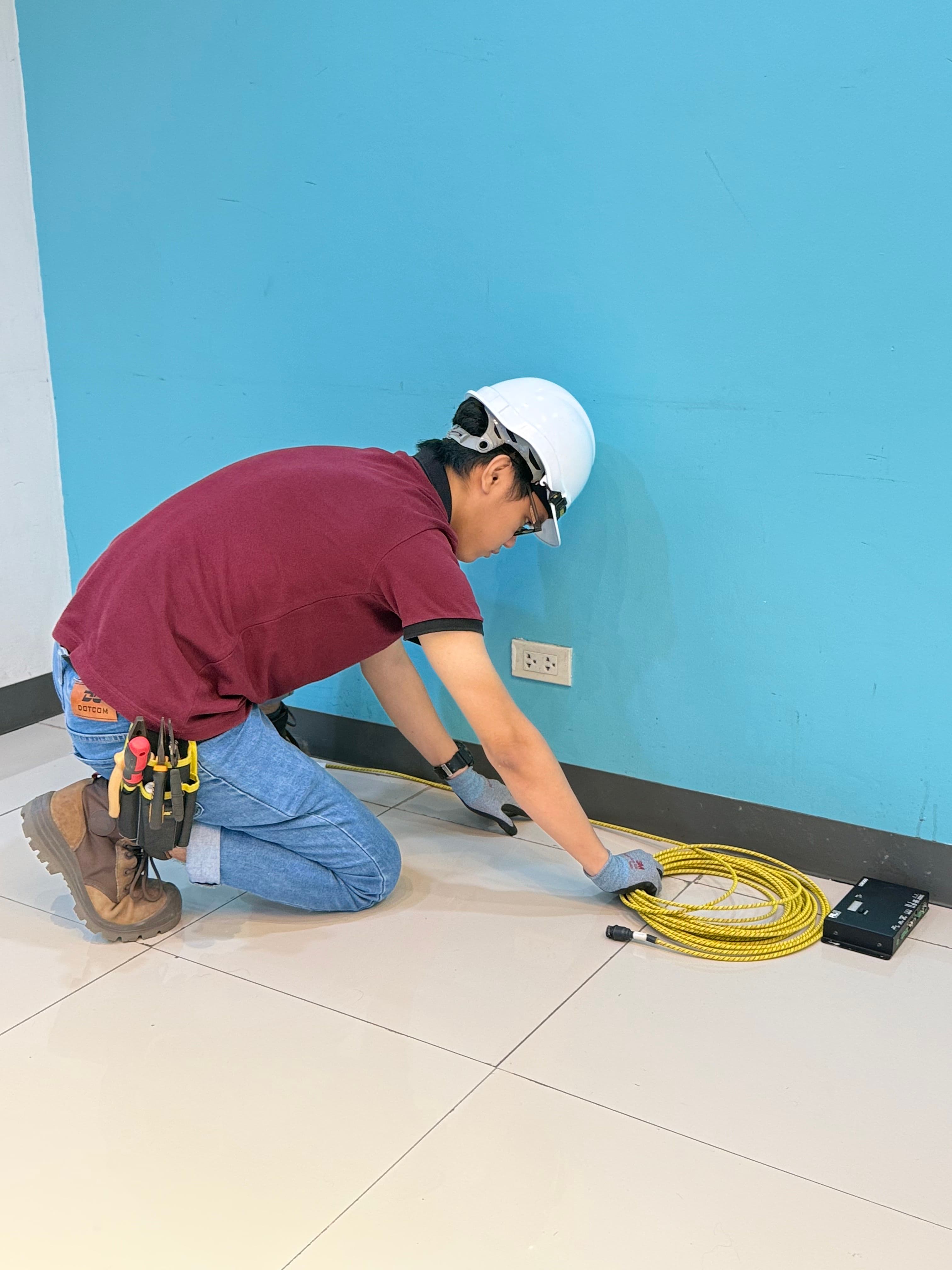 Rope leak-detection sensor around CRAC unit